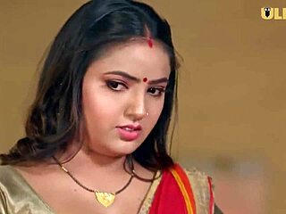 Gorgeous Indian beauty with stunning curves