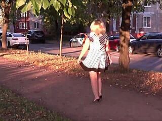 BLONDE MILF’S PUBLIC SCENE