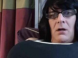 Gwenny loves to stroke herself in private mature sessions