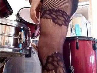 Milf Fucked In Spanish Musician's Artistic Flat