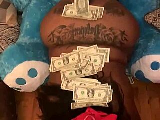 shabrim shaking ebony ass for 10 million views