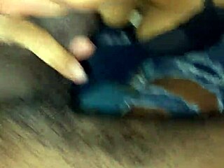 Sussusexycaribe gets wet oral from careless neighbor