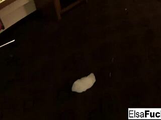 Elsa Jean Fucks In Hotel Room