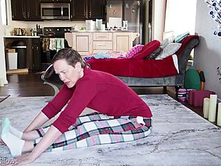 Yoga lesson turns into fierce pussy pounding.