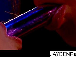 Taylor Vixen and Jayden Jaymes girl fuck