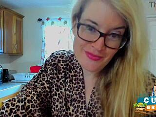 Milf and Bestie Drop Wild Webcam Heat