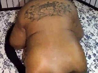 hazelnutxxx's ebony curves mesmerize instantly