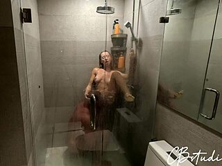 Roommate’s Cheeky Bathroom Offer Turns Into Action