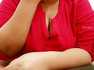 Westbengal Bhabhi Flaunts Her Big Tits