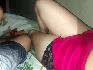 Fui ao Quarto do Padrasto Atraz de Sexo Intenso