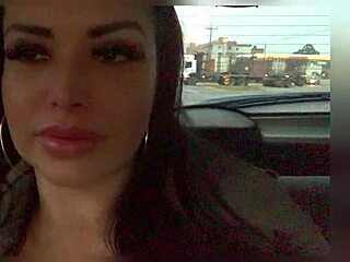 Peruvian pornstar teases Uber driver in public