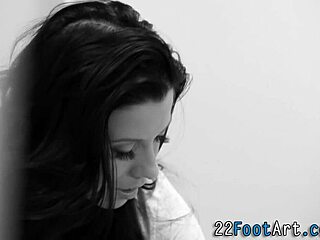 Feet Fetish Slut’s Daring Oral Ride