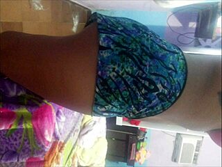 Novinha’s Teasing Nude Clip from WhatsApp