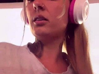 Dripping Gym Babe Teases With Wet Pussy Outdoors