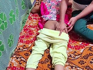 Hot Indian amateur doggy style clip