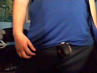 I masturbate locked in my chastity cage