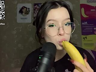 Sultry Lips on Massive Treat