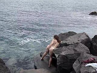 Anime Girlfriend’s Surprise Facial at Beach