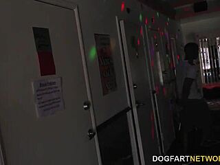 what’s it like for yara skye at gloryhole?