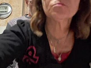 Teresa Milf Pleasures Her Lover