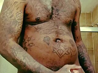 Muscular inmates engage in lust