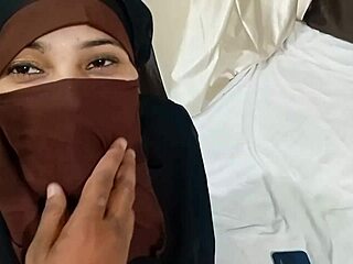 Sexy hot thick Muslim girl gets her stepbrother hard