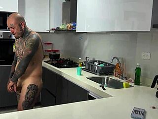Colombian Babe Hints at Pipe Fix and Rough Fuck