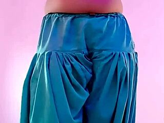 18 year indian girl leaks sexy video