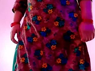 18 year indian girl leaks sexy video