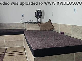 Gravida Safada Shows Off Online While Hubby Preps to Take Her 😈