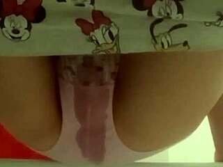 pee in my panties again n again... oops sorry