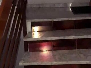 follando con latina curvy en escalera silenciosa