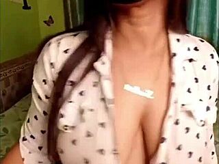 Sexy Sali in Viral Desi Village MMS