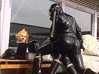 Wow, Roxina's Retro Rubber Shiny Outfit Gets Me So Horny in XXL