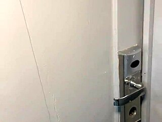 Colombian woman pays delivery guy with hot sex and creampie