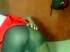 Hey, Sexyjayla254'ün şeritli ve genişleyen götünü yakından parmaklamasını izle!