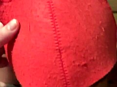 Kızıl Saçlı Büyük Kıçlı Kadın Hamamda Ağza Boşalana Kadar Sik Emiyor