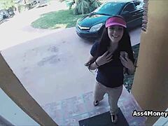 Pizza Delivery Guy Gets Blowjob For Money