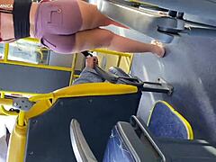 Çalışan götü otobüste zevk patlaması yapıyor.