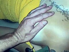 i'm spreading my legs for pussy licking and sucking cocks hard!