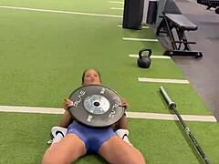 25lb overhead press builds strong shoulders and hip flexors