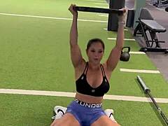 25lb overhead press builds strong shoulders and hip flexors