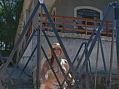 Montando Uma Tenda Na Ch�cara Usando Um Body Socado No Rabo! Flashing And Exhibitionists In Usa Style!