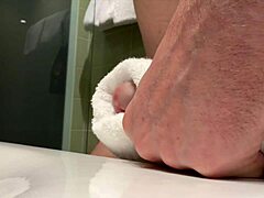 oh wow, me masturbating to orgasm again!