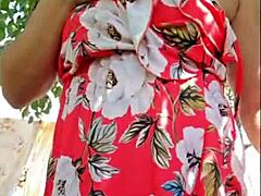 loira gostosa exibindo fora de casa with mature hairy milf tits in natural outdoor masturbation