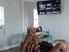 2 Twitter baddies Drippinvelvet and Princess Hayze give Gaktrizzy head after orgy