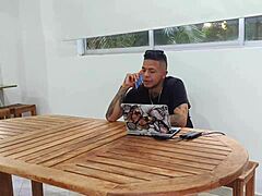 Omg, this colombian housewife with muscular body and small tits seduces husband for sex 😘