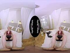 Maturereality - Mami kurus kasih footjob dan naik kontol pake stoking di kamar hotel