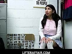 teen penelope woods offers blowjob to cop for release in shoplifting affair