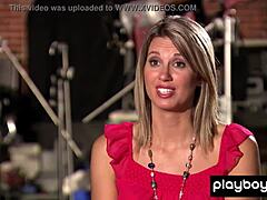 AMATEUR BLONDE BABE NICOLE IN GLASSES SERVING A BIG COCK